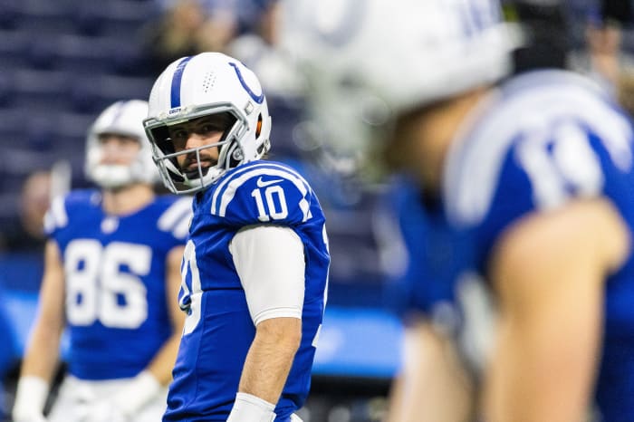 The Las Vegas Raiders signed just the right quarterback to battle with Aidan O'Connell for the starting position.